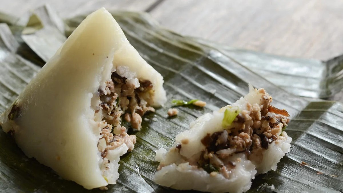 Banh Gio - Triangular steamed rice cake