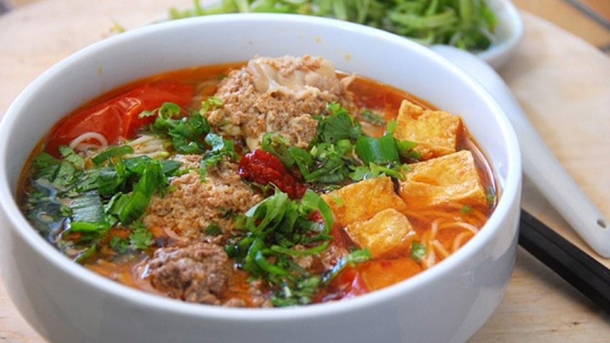 Bun Rieu - Tangy crab noodle soup