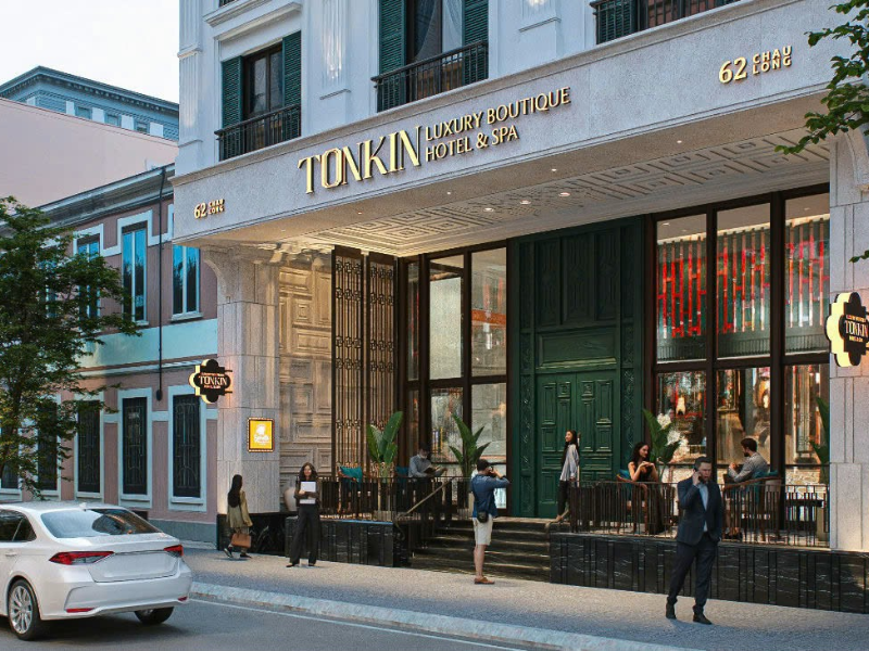 Luxury stay at La Mejor Hotel & Sky Bar