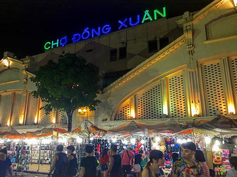 Dong Xuan night market