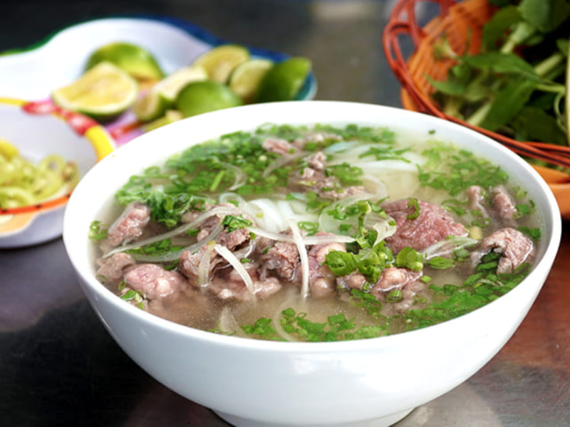 Phở bò tái lăn in Pho Thin