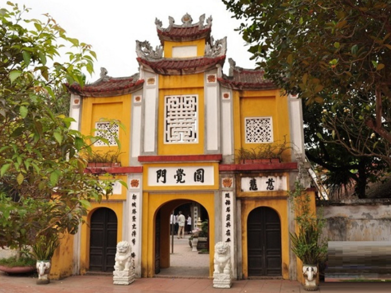 Tam Quan gate